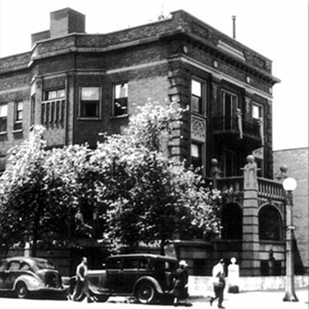 533 Diversey Parkway, Chicago, residence of Dr. Sadler, where the Forum meetings were held.